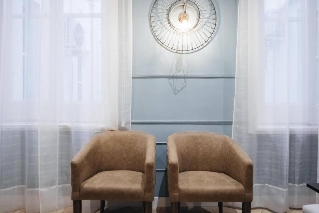 Apartamentos Plaza De Pedro Zerolo III Madrid Bagian luar foto