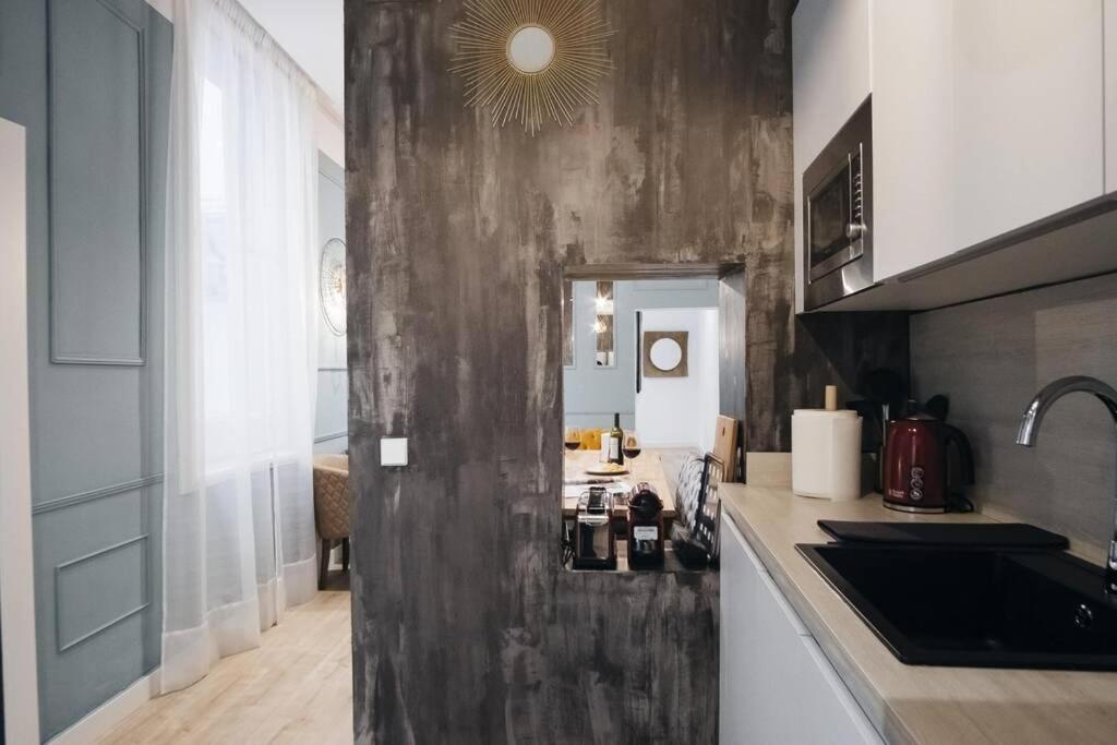 Apartamentos Plaza De Pedro Zerolo III Madrid Bagian luar foto