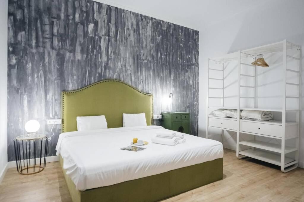 Apartamentos Plaza De Pedro Zerolo III Madrid Bagian luar foto