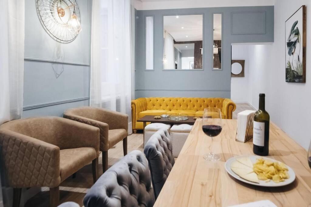 Apartamentos Plaza De Pedro Zerolo III Madrid Bagian luar foto