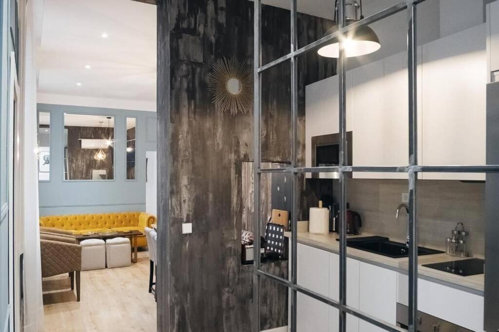 Apartamentos Plaza De Pedro Zerolo III Madrid Bagian luar foto