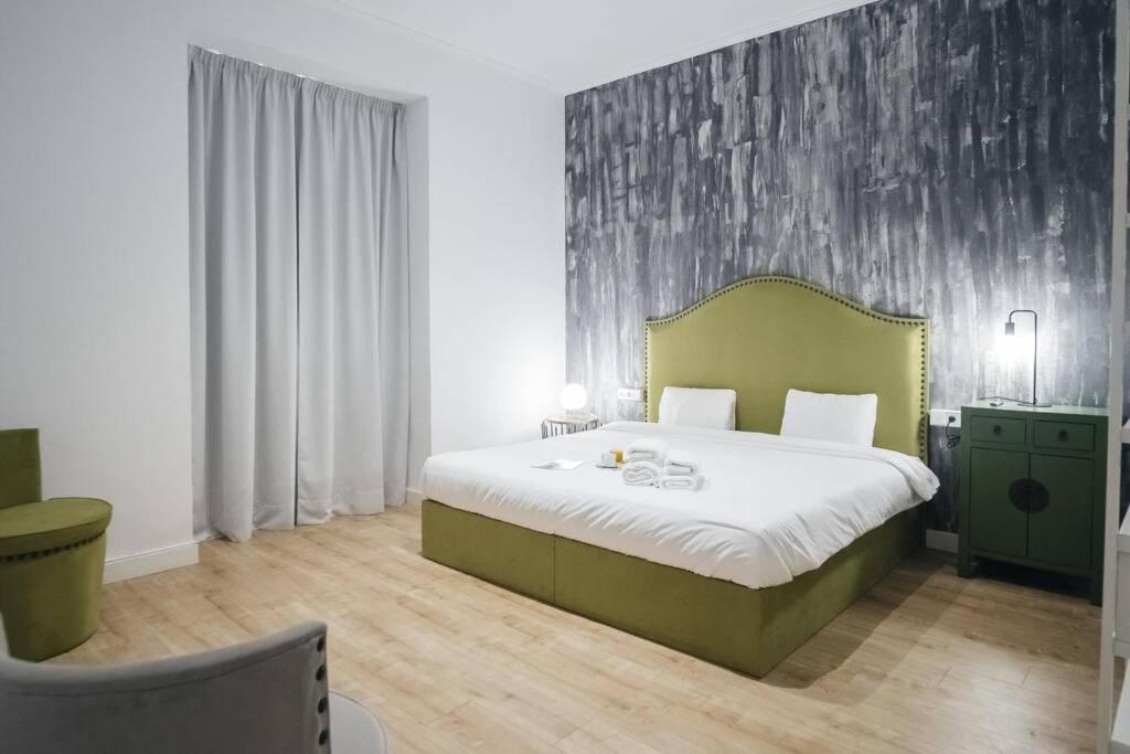 Apartamentos Plaza De Pedro Zerolo III Madrid Bagian luar foto