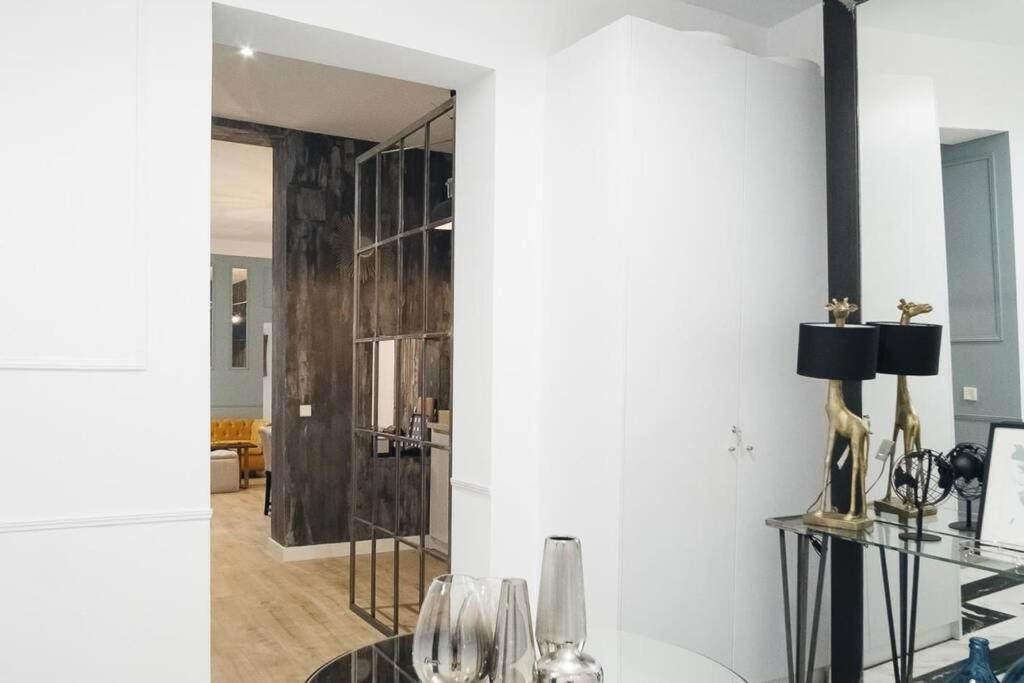 Apartamentos Plaza De Pedro Zerolo III Madrid Bagian luar foto