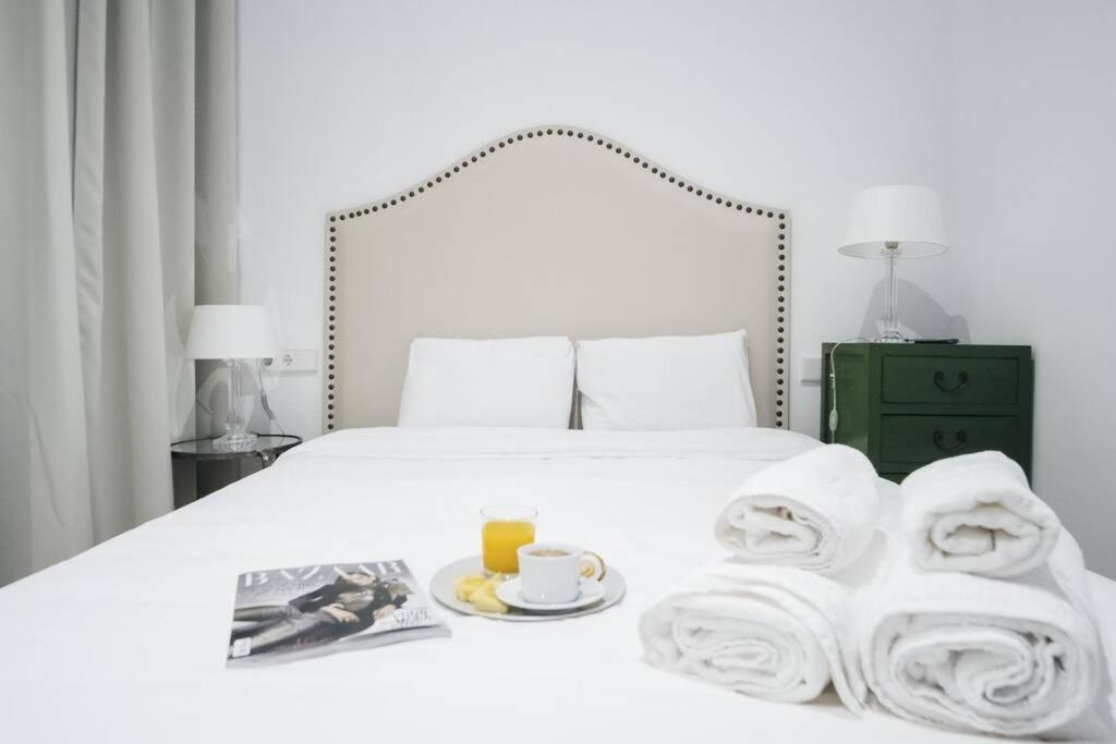 Apartamentos Plaza De Pedro Zerolo III Madrid Bagian luar foto